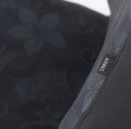 Sitzbezug-Tiki-Maske-schwarz-detail-Airbag.jpg