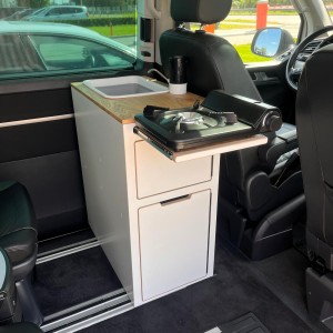 Armario de cocina, armario para el asiento del conductor, armario para furgoneta - VW Volkswagen Multivan, California Beach T5, T6, T6.1